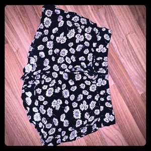 FOREVER 21 Flowy Floral shorts with a drawstring
